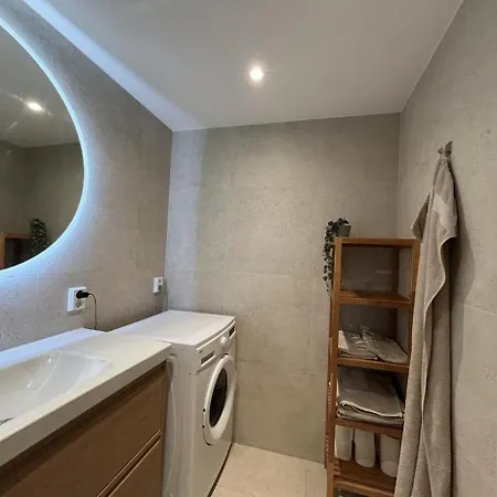 - Private Balcony Apartment *