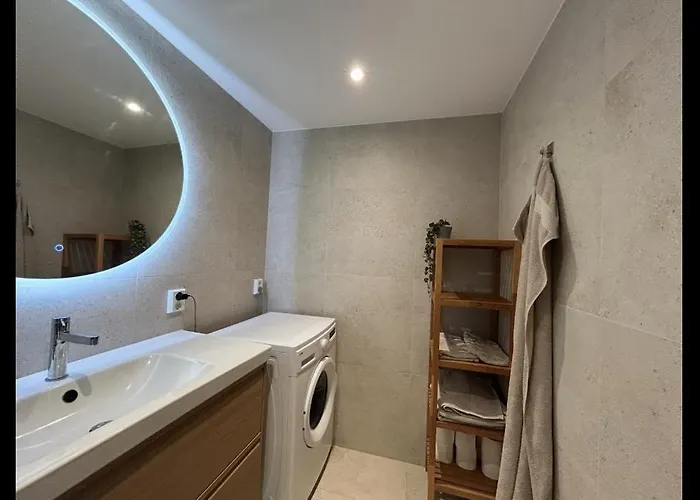 - Private Balcony Apartment *